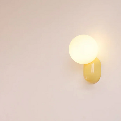 Nowoczesny kinkiet kula LED – designerska lampa ścienna