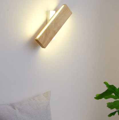 Drewniany kinkiet ścienny LED – minimalistyczna lampa liniowa
