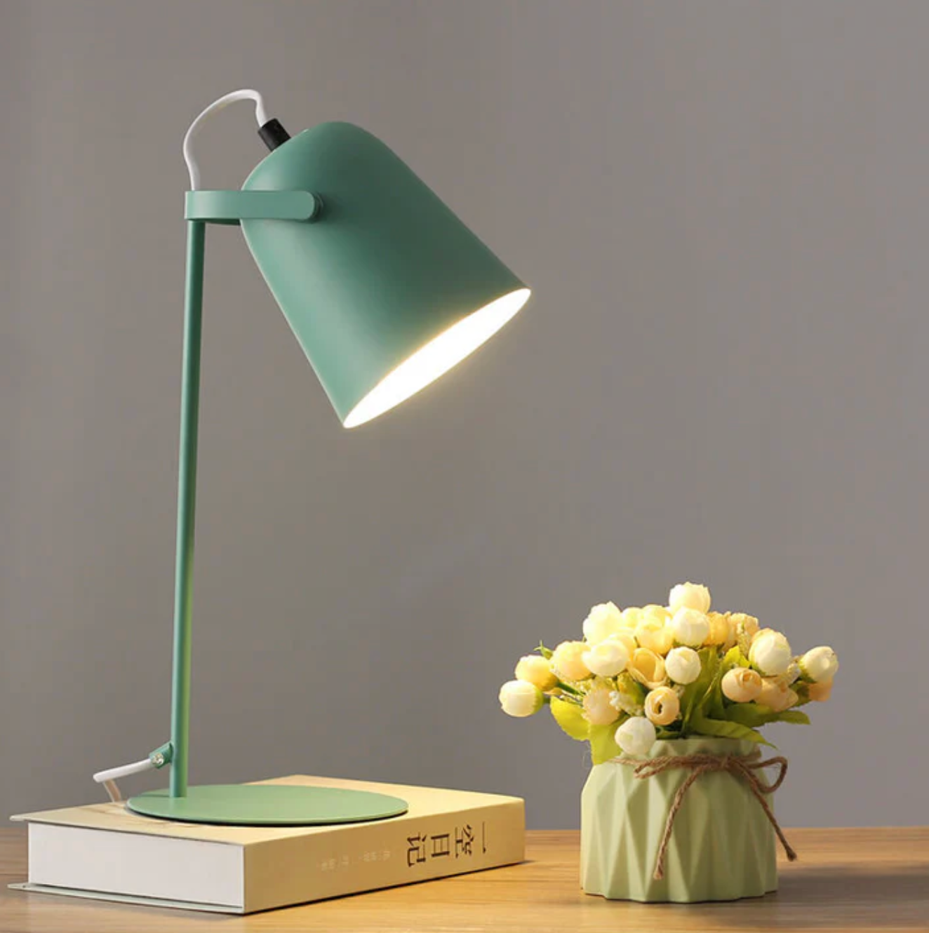 Nowoczesna lampa biurkowa metalowa – regulowana lampka stołowa do czytania