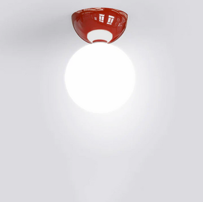 Plafon sufitowy kula – lampa z mlecznym kloszem szklanym i metalową podsufitką