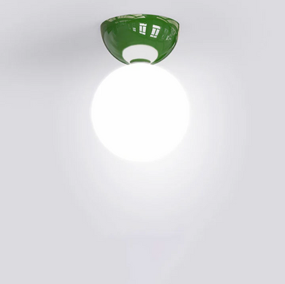 Plafon sufitowy kula – lampa z mlecznym kloszem szklanym i metalową podsufitką