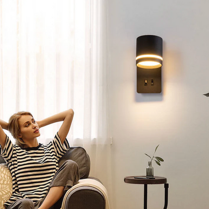 Nowoczesny kinkiet ścienny LED z regulowanym reflektorem i podwójnym włącznikiem