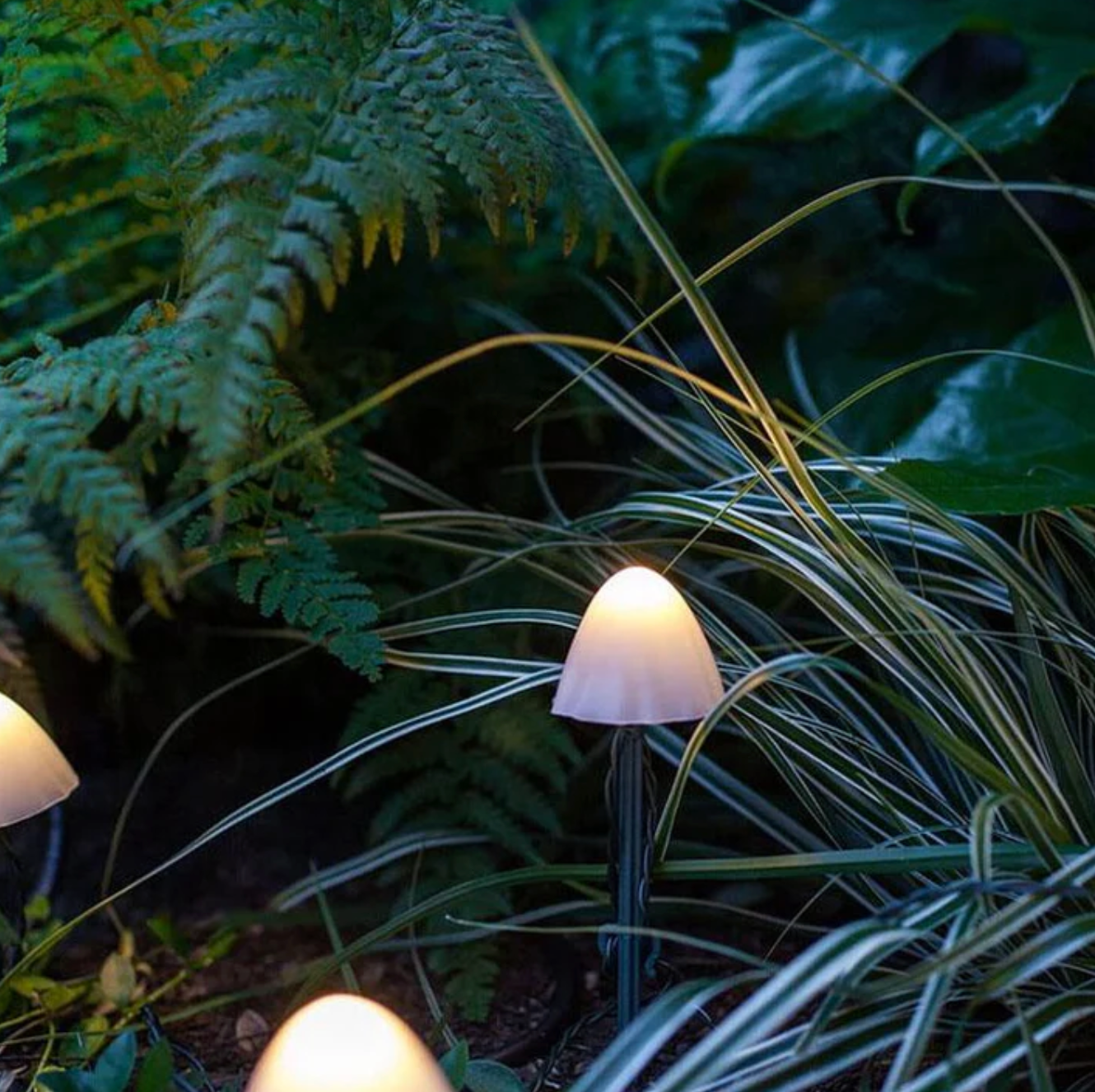 Solarne lampki ogrodowe LED Grzybki – dekoracyjne oświetlenie zewnętrzne RGB