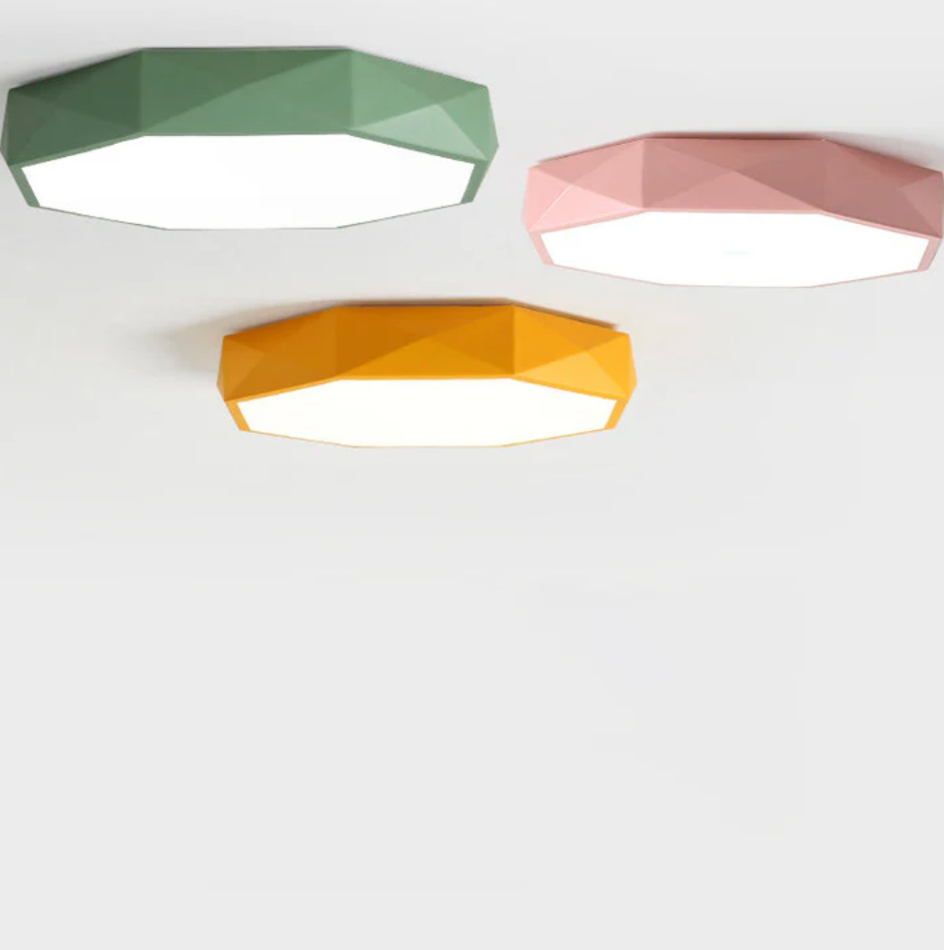 Geometryczna lampa sufitowa LED – kolorowy plafon nowoczesny