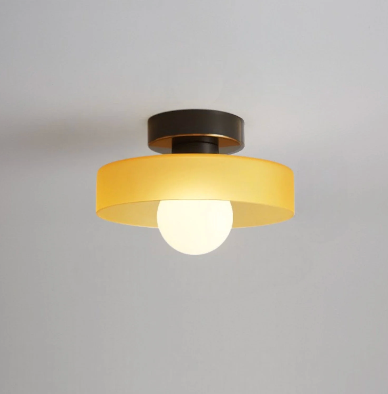 Nowoczesna lampa sufitowa LED – minimalistyczny plafon z okrągłym kloszem