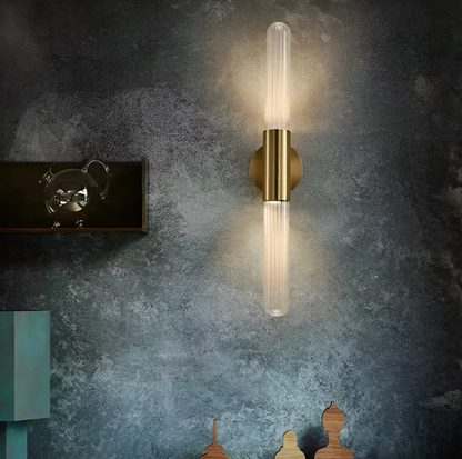 Nowoczesny kinkiet ścienny LED – pionowa lampa dekoracyjna do salonu i sypialni