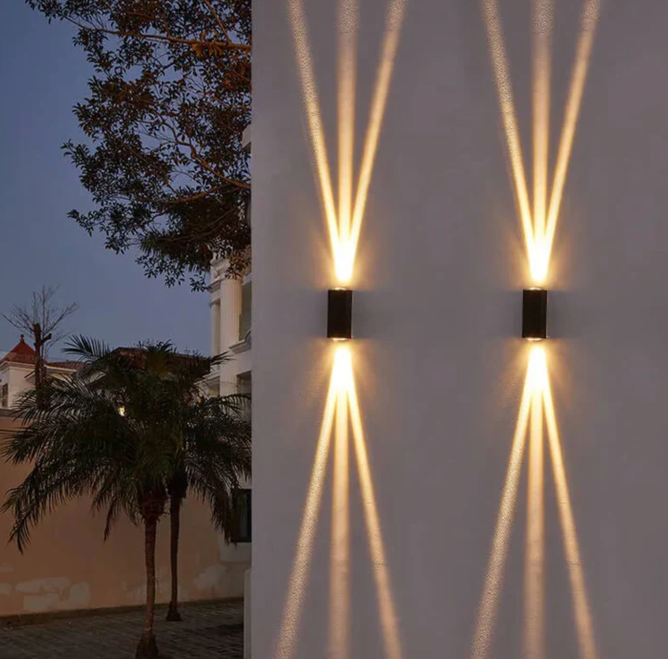 Kinkiet elewacyjny LED góra–dół – nowoczesna lampa zewnętrzna