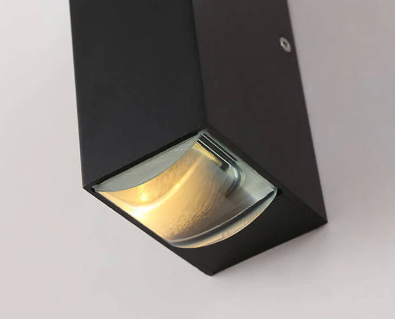 Kinkiet elewacyjny LED góra–dół – nowoczesna lampa zewnętrzna