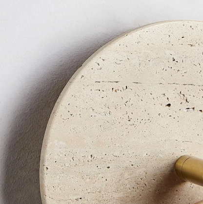 Nowoczesny kinkiet ścienny z regulowanym reflektorem – kamień i drewno