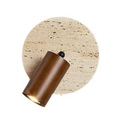 Nowoczesny kinkiet ścienny z regulowanym reflektorem – kamień i drewno