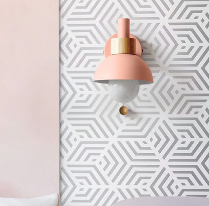 Kinkiet ścienny z łańcuszkiem – nowoczesna lampa ścienna z drewnianym akcentem