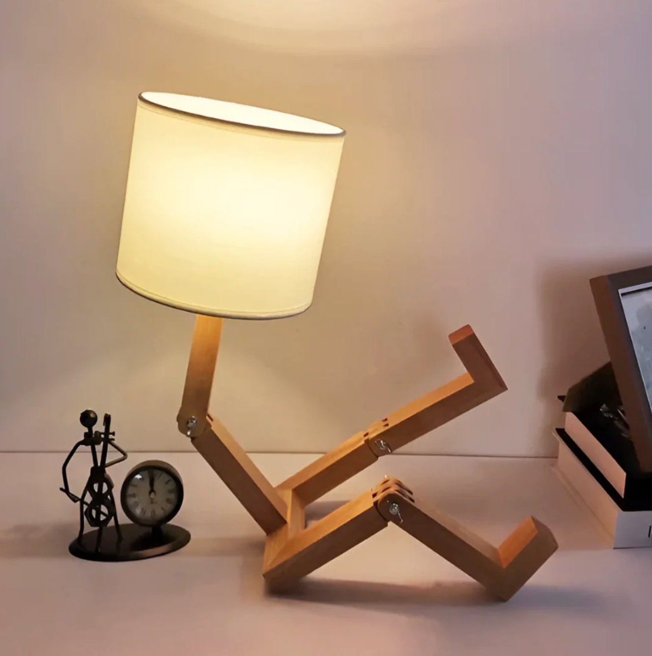 Designerska lampa stołowa drewniana – regulowana, nowoczesna forma drewniany robót