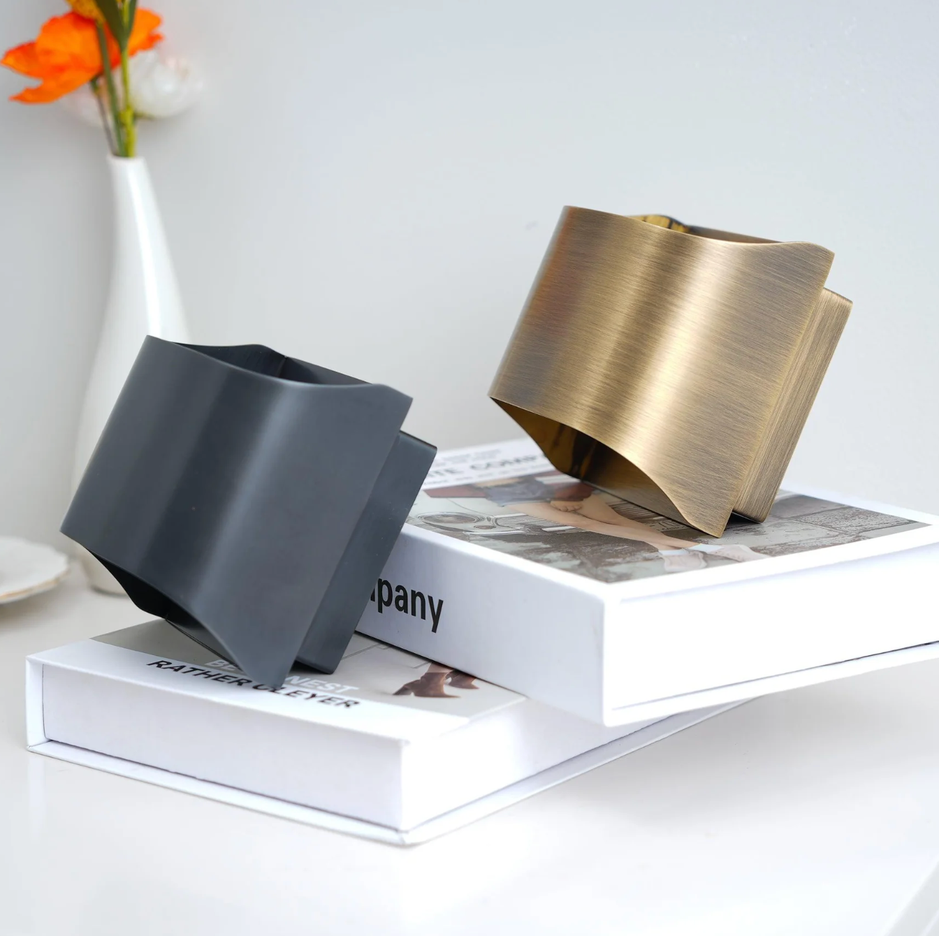 Nowoczesna lampa ścienna LED – kinkiet aluminiowy góra-dół do salonu i sypialni