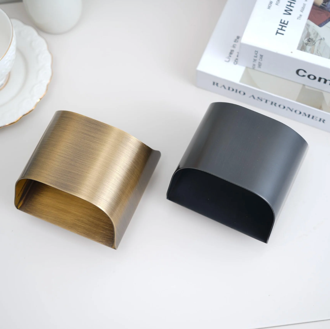 Nowoczesna lampa ścienna LED – kinkiet aluminiowy góra-dół do salonu i sypialni