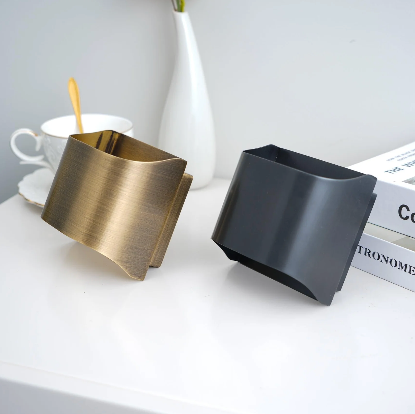 Nowoczesna lampa ścienna LED – kinkiet aluminiowy góra-dół do salonu i sypialni