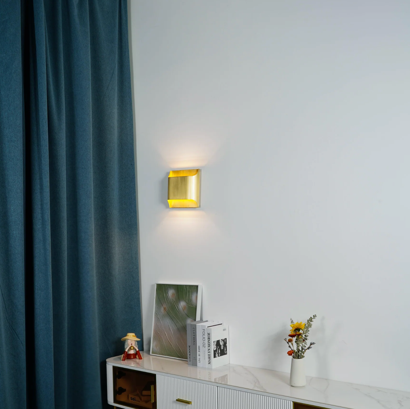 Nowoczesna lampa ścienna LED – kinkiet aluminiowy góra-dół do salonu i sypialni