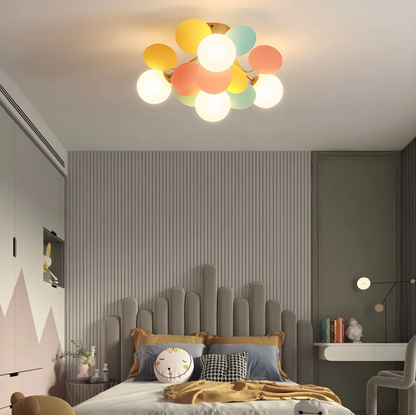 Nowoczesna lampa sufitowa LED – designerski plafon z kulistymi kloszami