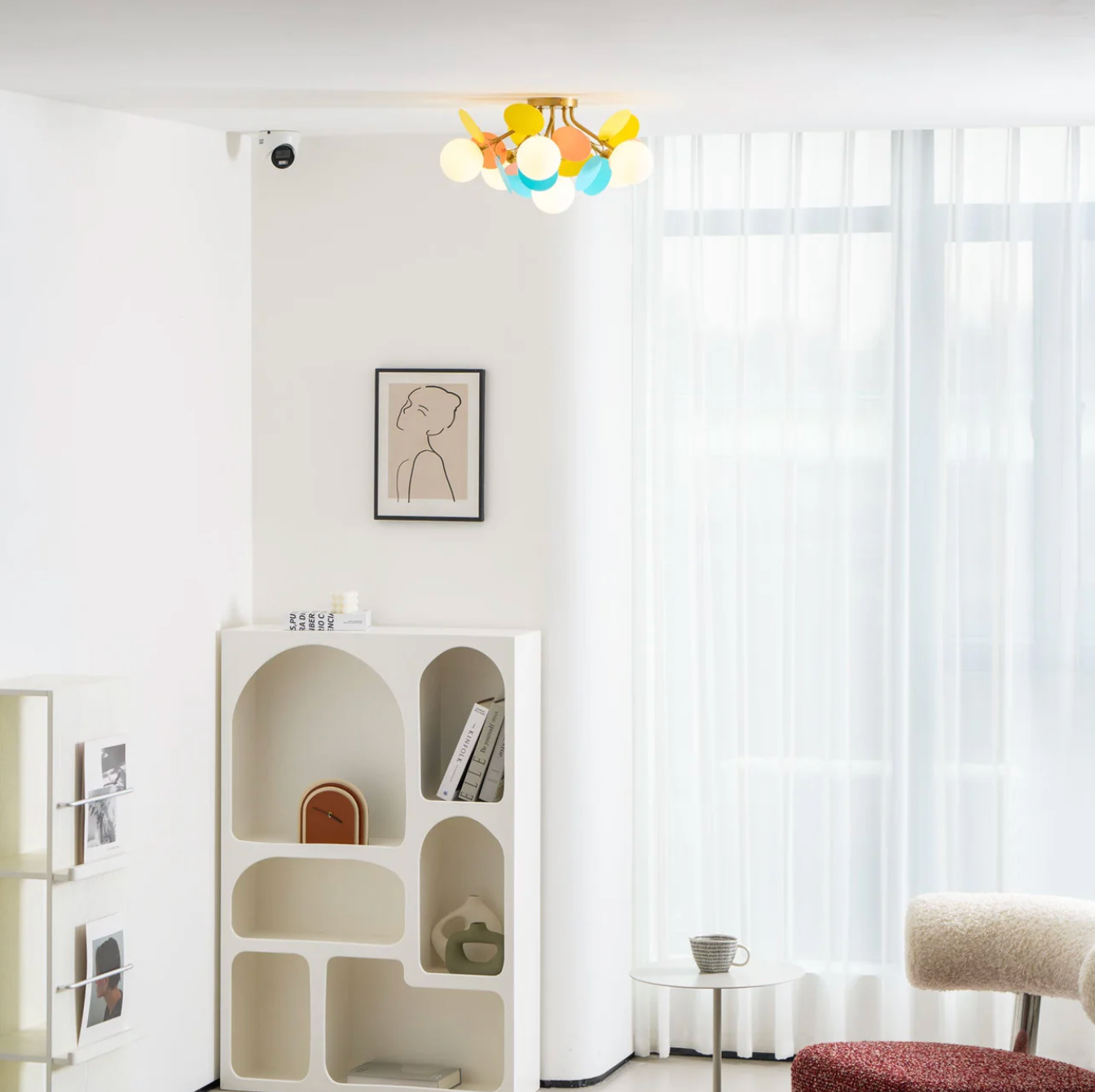 Nowoczesna lampa sufitowa LED – designerski plafon z kulistymi kloszami