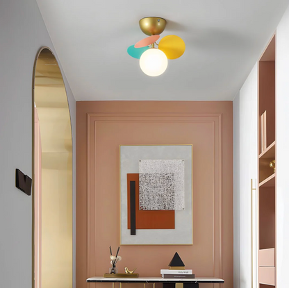 Nowoczesna lampa sufitowa LED – designerski plafon z kulistymi kloszami