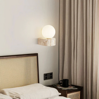 Kinkiet ścienny kula LED z marmurową podstawą – nowoczesna lampa ścienna