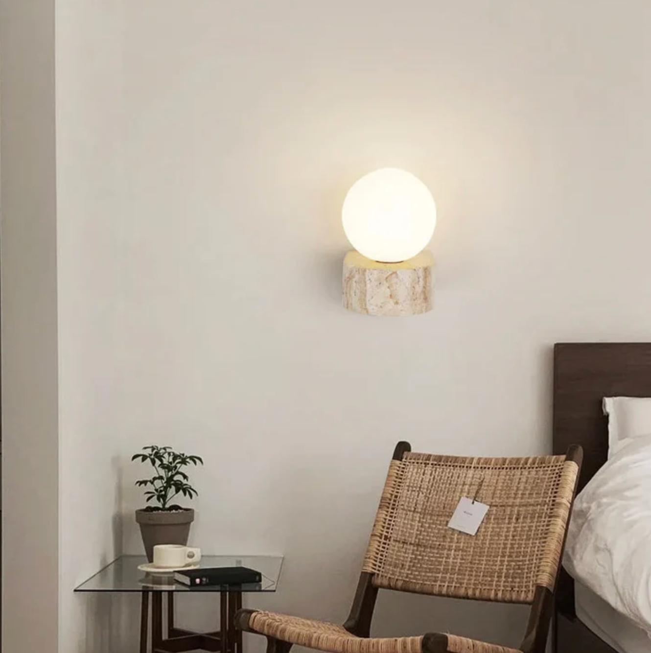 Kinkiet ścienny kula LED z marmurową podstawą – nowoczesna lampa ścienna