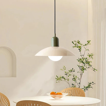 Nowoczesna lampa wisząca z dwukolorowym designem