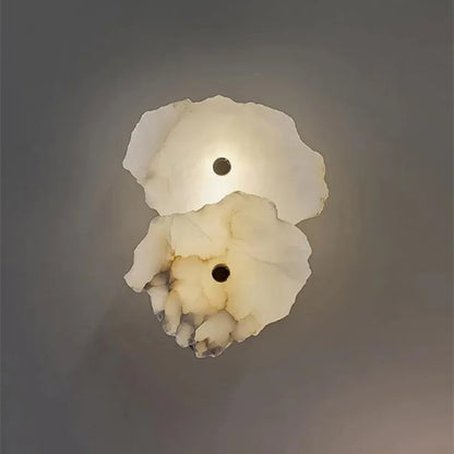 Nowoczesny kinkiet ścienny LED – dekoracyjna lampa w stylu organicznym