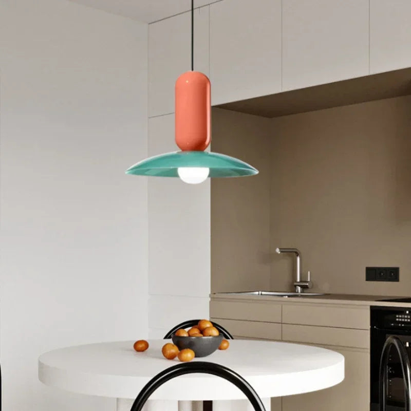 Kolorowa Lampa Wisząca w Stylu Retro-Nowoczesnym