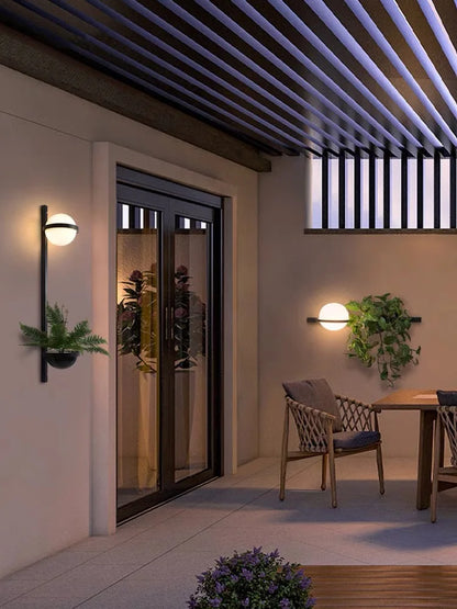 Nowoczesna Kinkietowa Lampa Ścienna z Kulkami LED i Doniczką