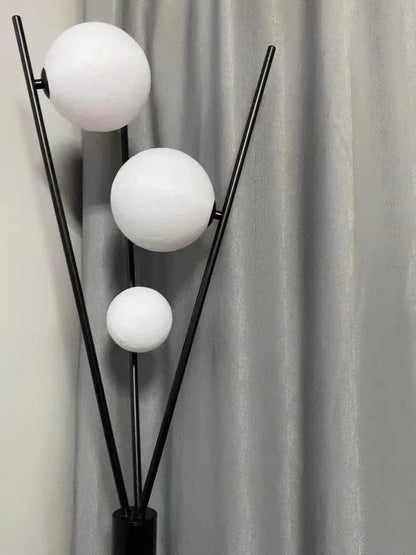 Designerska Lampa Stojąca LED z Kloszami w Kształcie Księżyca – Lampa Stołowa i Podłogowa na Trójnogu