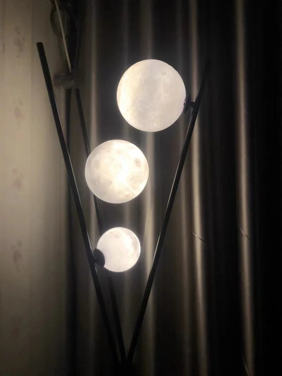 Designerska Lampa Stojąca LED z Kloszami w Kształcie Księżyca – Lampa Stołowa i Podłogowa na Trójnogu