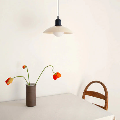 Nowoczesna lampa wisząca z dwukolorowym designem