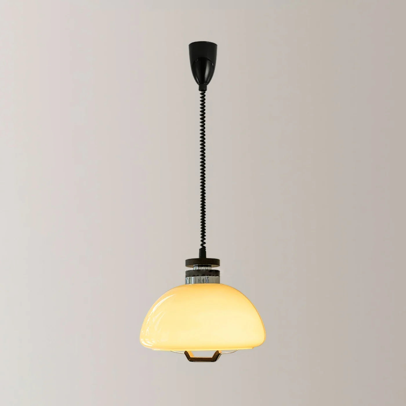 Wisząca Lampa Retro Bauhaus – Klasyczny Design w Nowoczesnym Wydaniu