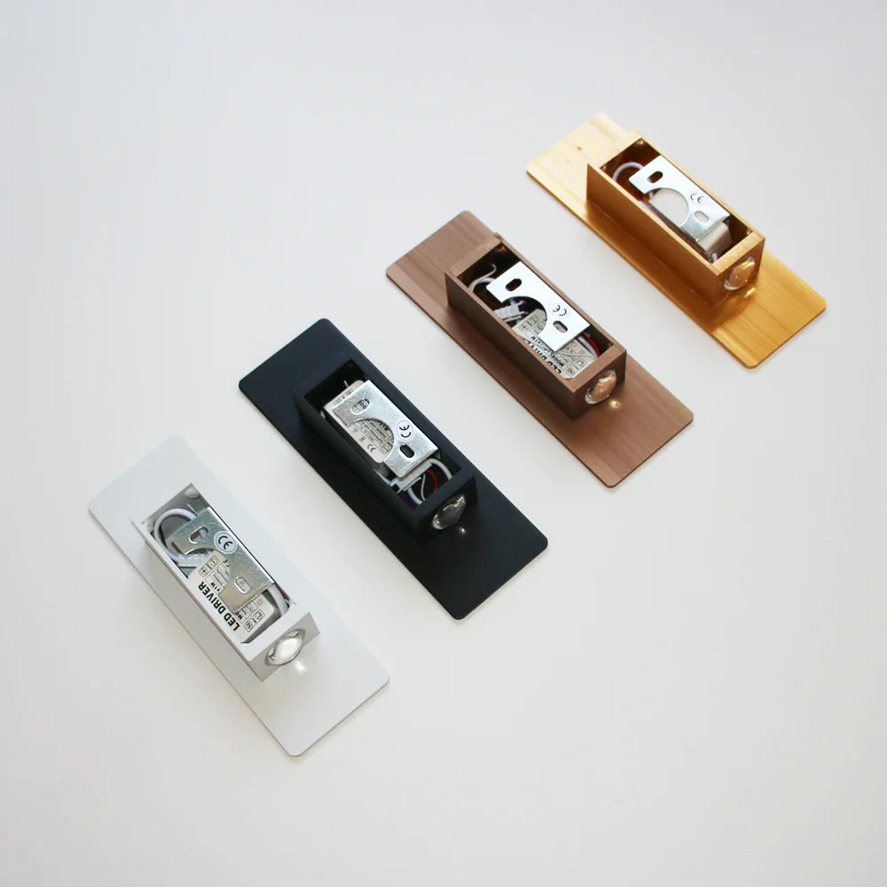 Nowoczesny kinkiet LED w różnych kolorach – światło góra/dół