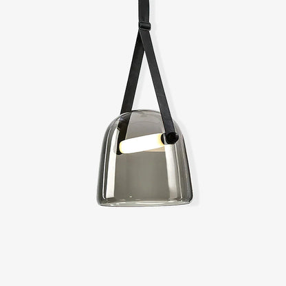 Nowoczesna lampa wisząca ze szklanym kloszem i paskiem
