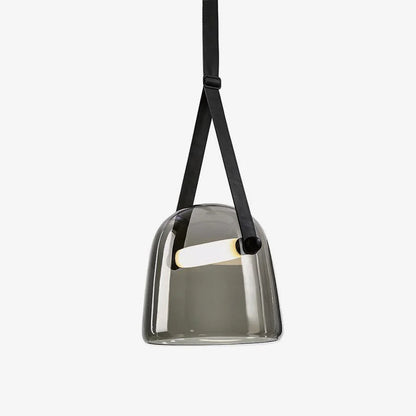 Nowoczesna lampa wisząca ze szklanym kloszem i paskiem