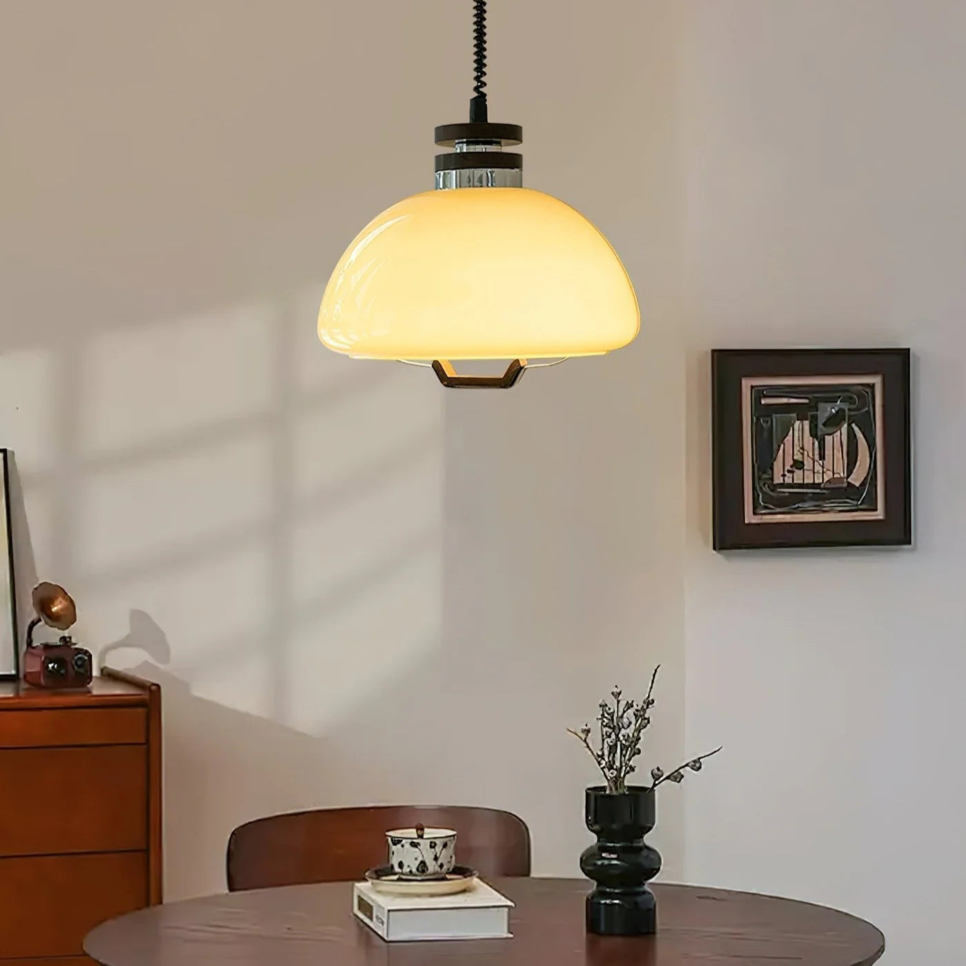Wisząca Lampa Retro Bauhaus – Klasyczny Design w Nowoczesnym Wydaniu