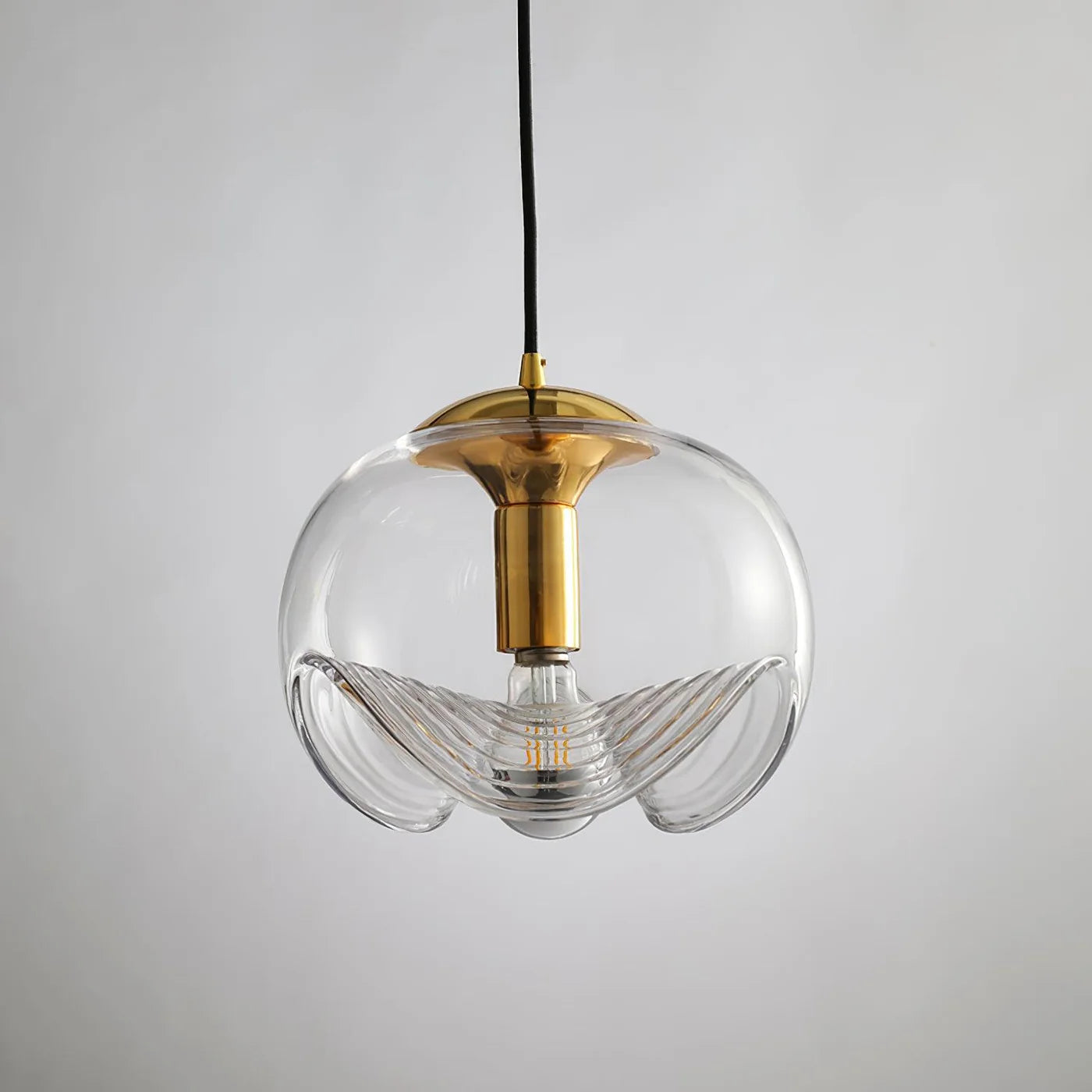 Szklana Lampa Wisząca – Elegancja w Artystycznej Formie