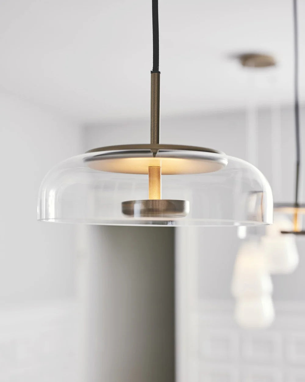 Nowoczesna Lampa Wisząca ze Szklanym Kloszem