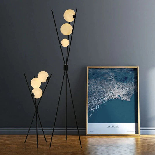 Designerska Lampa Stojąca LED z Kloszami w Kształcie Księżyca – Lampa Stołowa i Podłogowa na Trójnogu