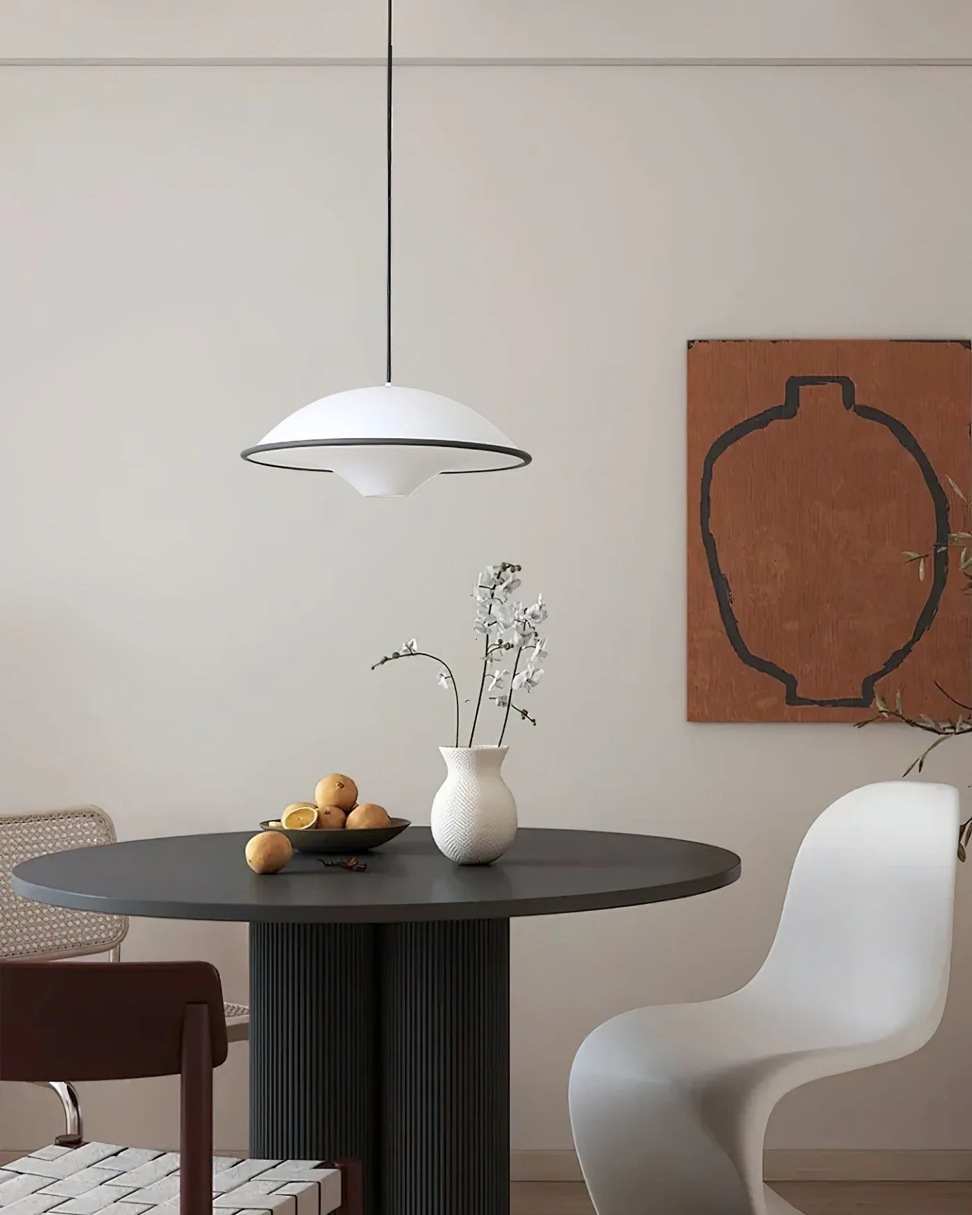 Nowoczesna Lampa Wisząca – Minimalistyczny Design z Owalnym Kloszem