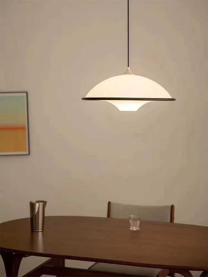 Nowoczesna Lampa Wisząca – Minimalistyczny Design z Owalnym Kloszem