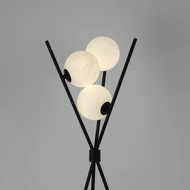 Designerska Lampa Stojąca LED z Kloszami w Kształcie Księżyca – Lampa Stołowa i Podłogowa na Trójnogu