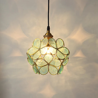 Artystyczna lampa wisząca w stylu witrażowym – kwiatowa elegancja