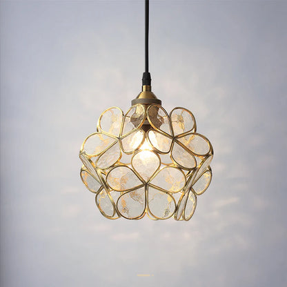Artystyczna lampa wisząca w stylu witrażowym – kwiatowa elegancja