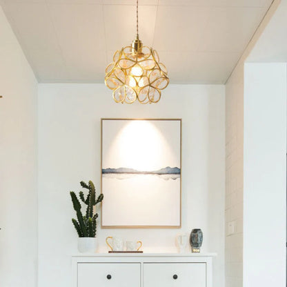 Artystyczna lampa wisząca w stylu witrażowym – kwiatowa elegancja