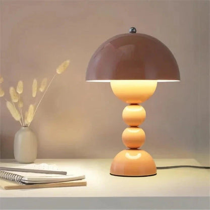 Nowoczesna lampa stołowa LED z kulistą podstawą – designerska lampka nocna w stylu retro-modern
