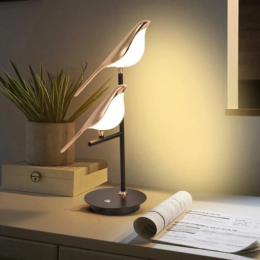 Lampka nocna LED z ptakami – designerska lampa stołowa do sypialni i salonu