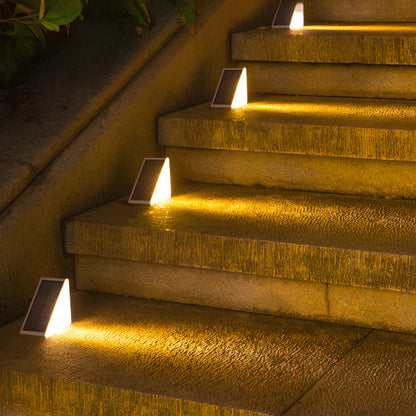 Solarny zestaw lamp LED do oświetlenia schodów i ogrodu