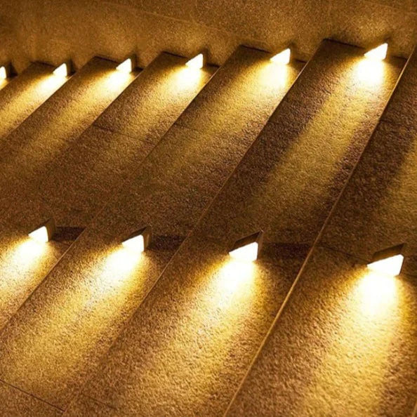 Solarny zestaw lamp LED do oświetlenia schodów i ogrodu